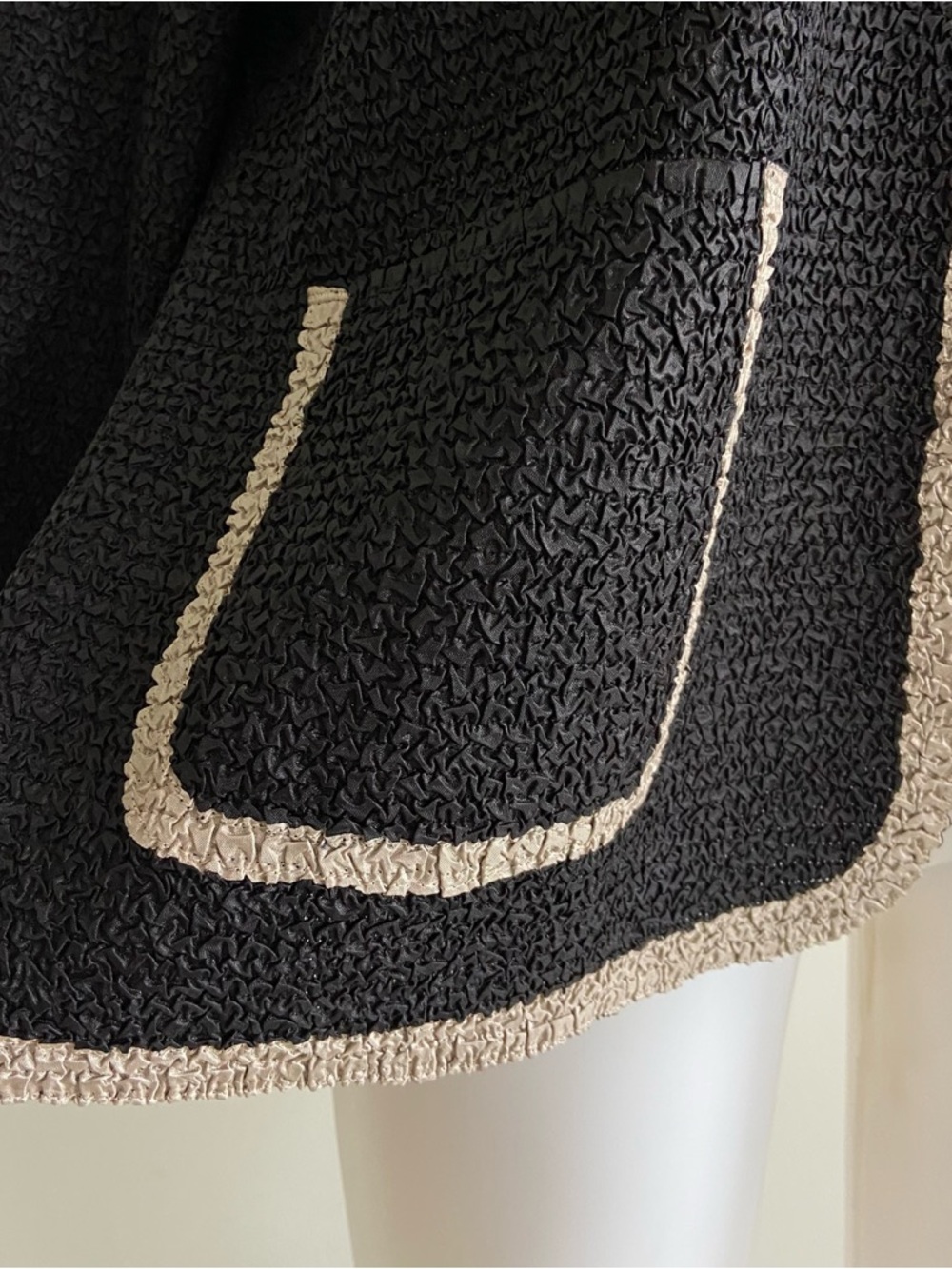 NWT Chico's Travelers Crushed Black Crinkle  Blazer with Cream Trim 2 12 - Picture 3 of 8